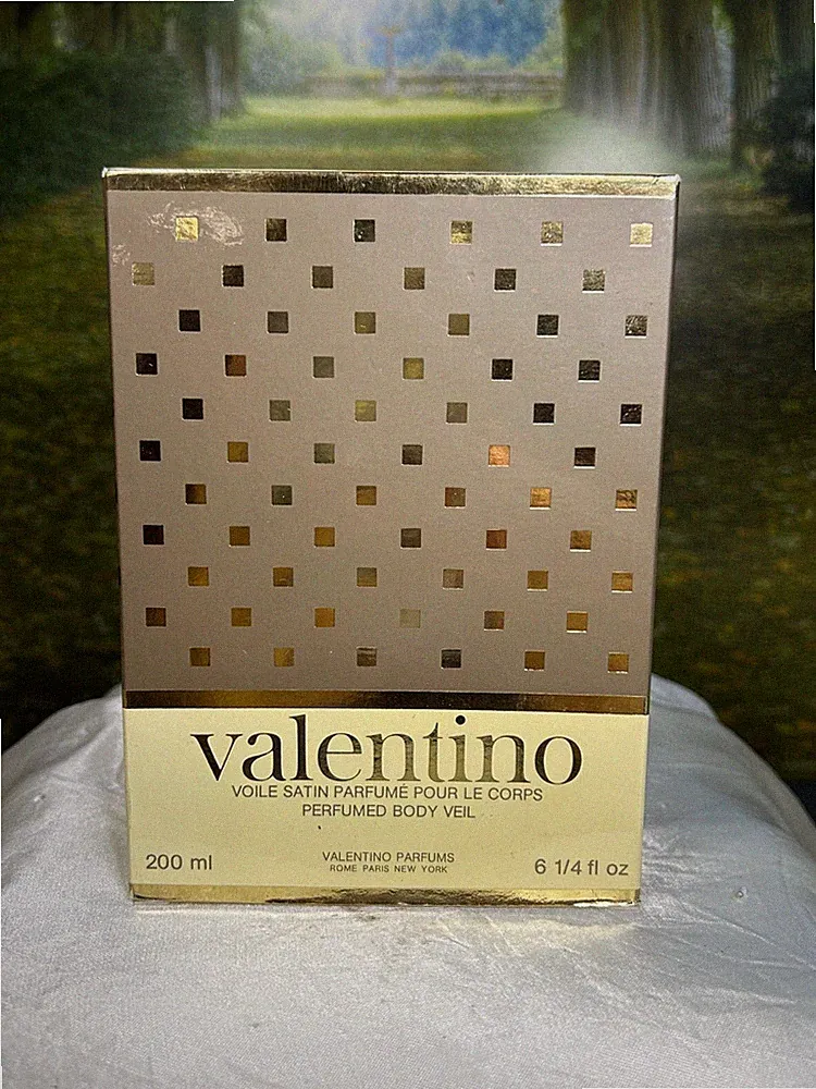 VALENTINO 200ML PERFUMED BODY VEIL (NEW WITH BOX)