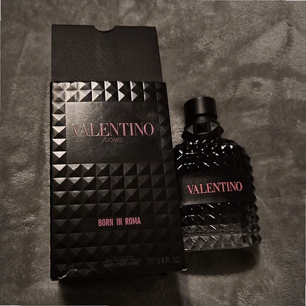 Valentino Born in Roma Eau de Toilette Spray 3.4 fl oz Fragrance