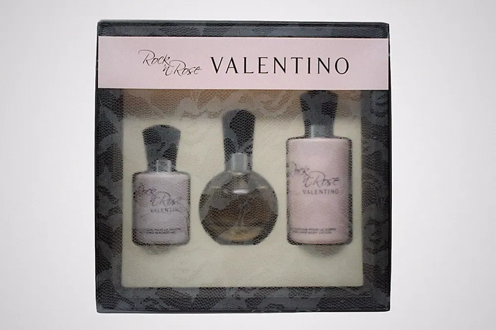 VALENTINO ROCK N ROSE 3 PIECE GIFT SET EAU DE PARFUM SPRAY 50 ML/1.6 FL.OZ.