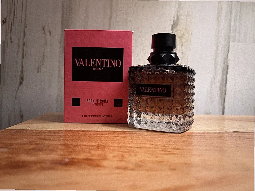 Valentino Uomo Born in Roma Eau de Toilette Spray 3.4 fl oz Woody Scent