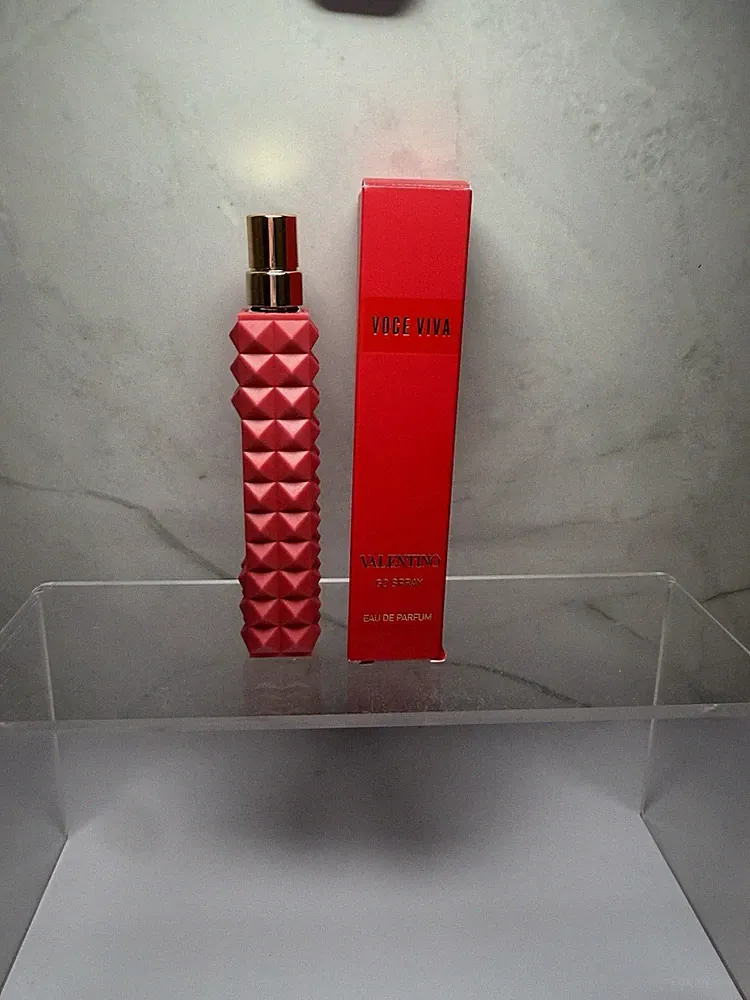 Valentino Voce Viva Eau de Parfum Travel Spray Mini Perfume New With Box
